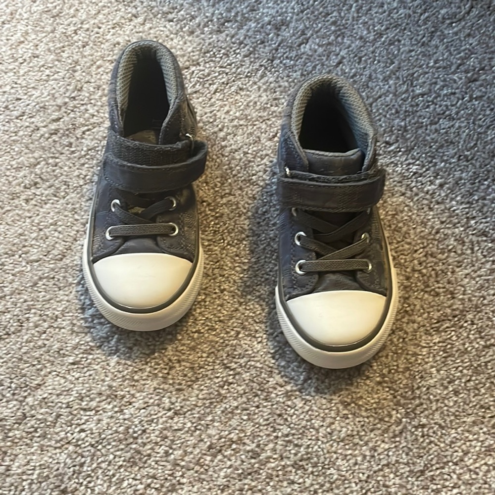Children’s place high top shoes size 8 toddler